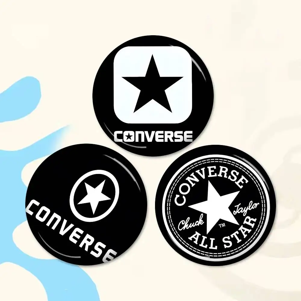 Embroidery Converse - เข็มกลัดแฟชั่น C-CONVERSE แบบติดเสื้อ ลายการ์ตูนอนิเมะ สไตล์วินเทจ ของที่ระลึกสำหรับแฟนๆ