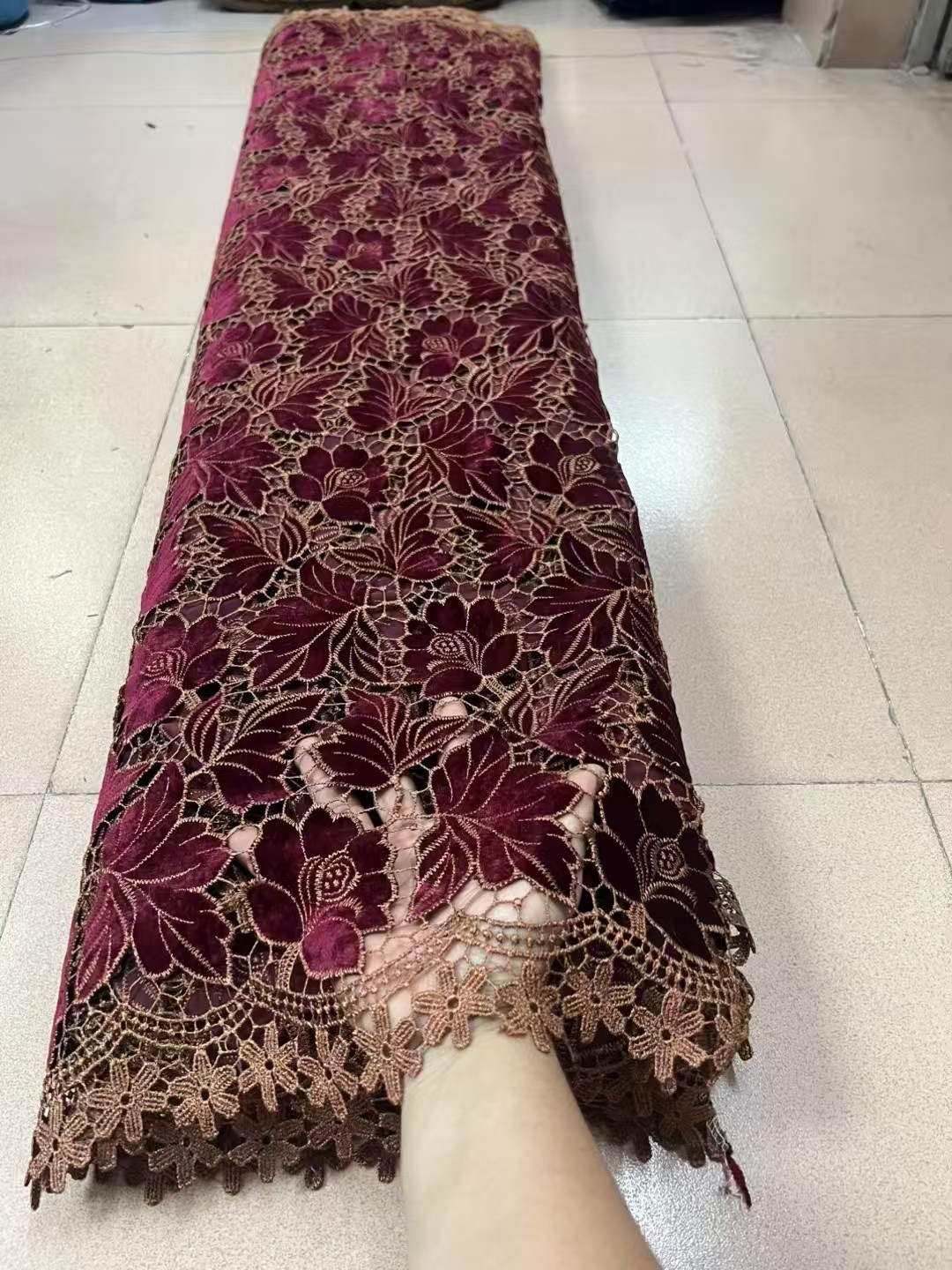 ผ้าลูกไม้กำมะหยี่แอฟริกัน 5 หล - Velvet Fabric Embroidery บทวิจารณ์และราคา