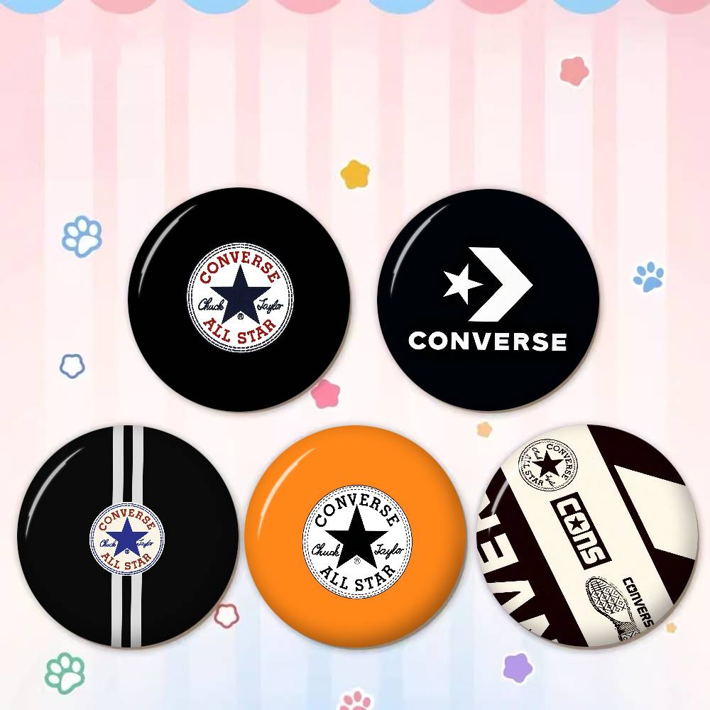 เข็มกลัดโลหะรูปวงกลม C-CONVERS - Embroidery Converse บทวิจารณ์และราคา