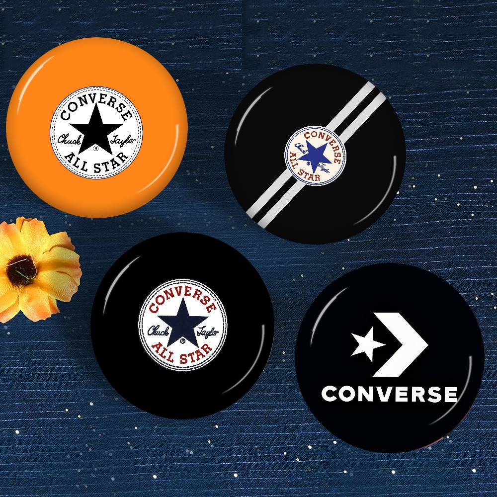 เข็มกลัดโลหะรูปวงกลม C-CONVERS - Embroidery Converse บทวิจารณ์และราคา